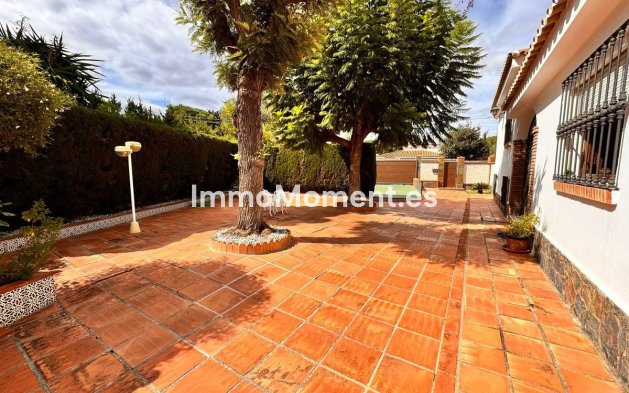 Wiederverkauf - Villa -   Inländisch - Churriana