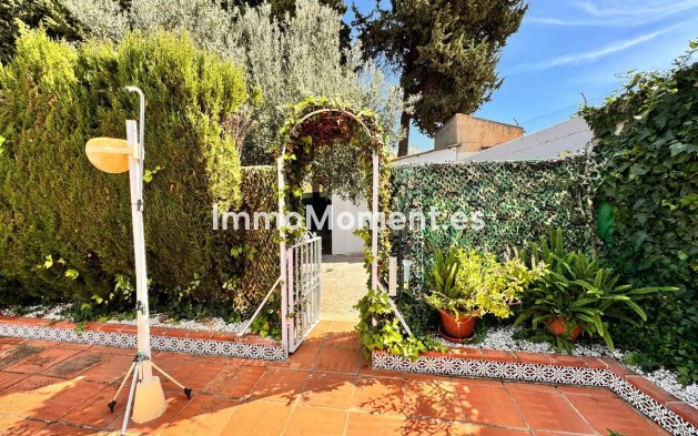 Wiederverkauf - Villa -   Inländisch - Churriana