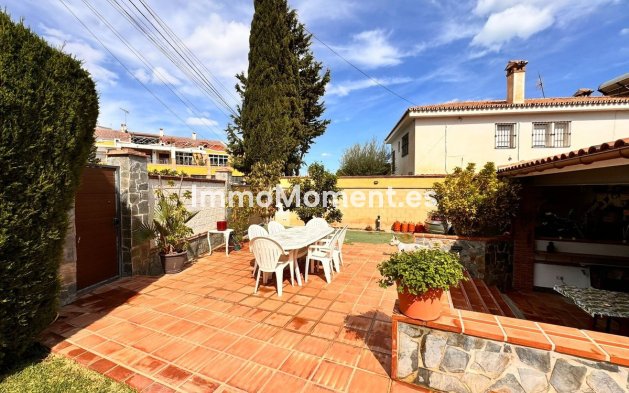 Wiederverkauf - Villa -   Inländisch - Churriana