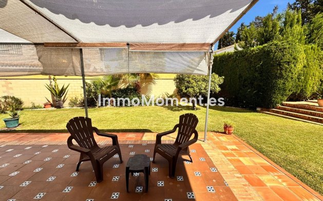 Wiederverkauf - Villa -   Inländisch - Churriana