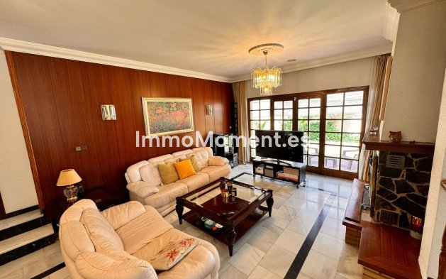 Wiederverkauf - Villa -   Inländisch - Churriana