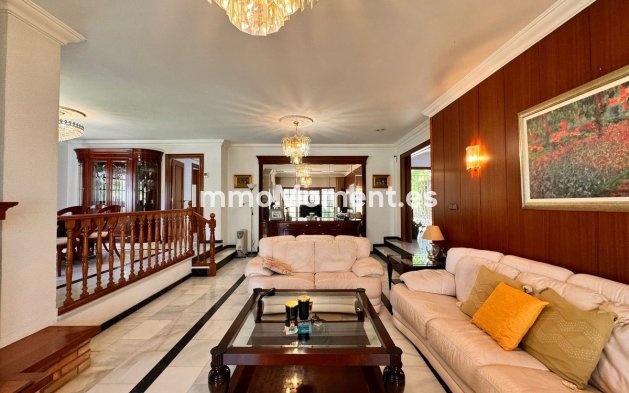 Wiederverkauf - Villa -   Inländisch - Churriana