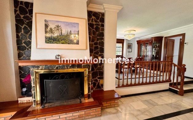 Wiederverkauf - Villa -   Inländisch - Churriana