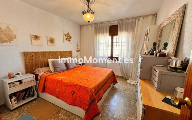 Wiederverkauf - Villa -   Inländisch - Churriana