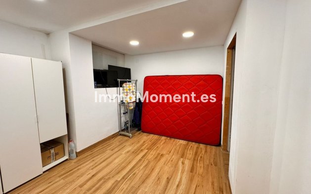 Wiederverkauf - Villa -   Inländisch - Churriana