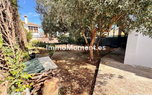 Wiederverkauf - Villa -   Inländisch - Churriana