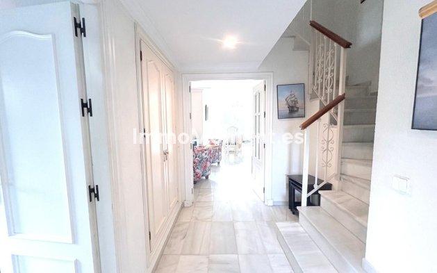 Resale - Villa - Estepona - Cancelada