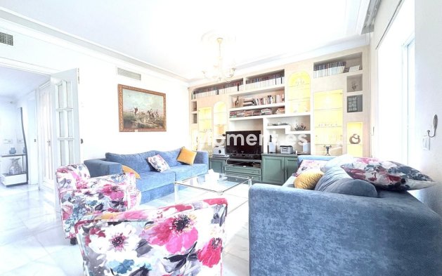 Resale - Villa - Estepona - Cancelada