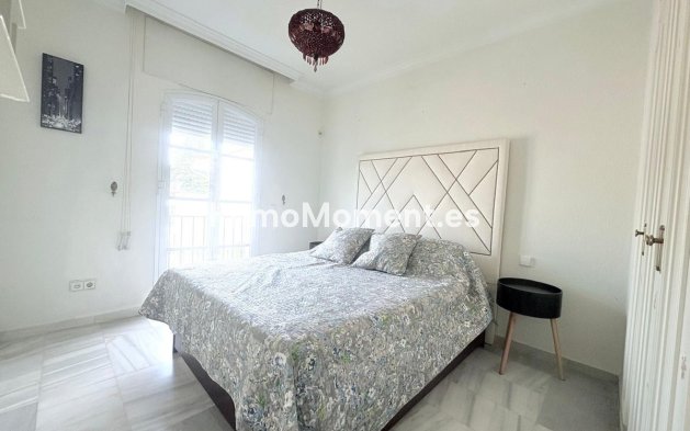 Resale - Villa - Estepona - Cancelada