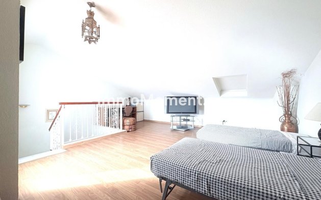 Resale - Villa - Estepona - Cancelada