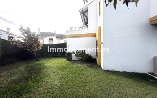 Resale - Villa - Estepona - Cancelada