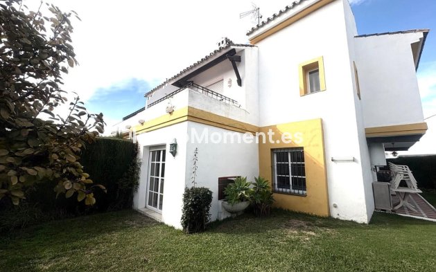 Resale - Villa - Estepona - Cancelada