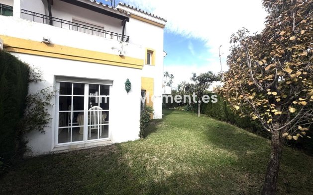 Resale - Villa - Estepona - Cancelada
