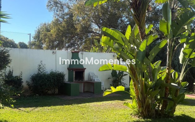 Resale - Villa - Estepona - Cancelada