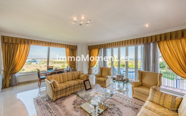 Revente - Villa - Intérieur                       - Churriana