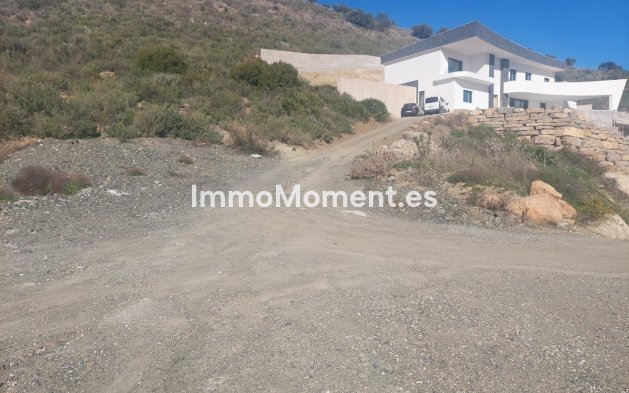 Wiederverkauf - Land -   Inländisch - Coín