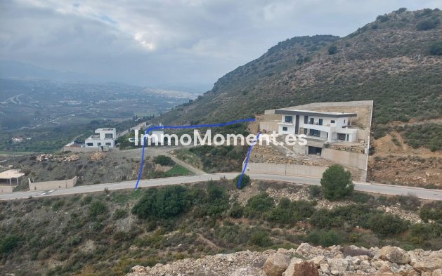 Wiederverkauf - Land -   Inländisch - Coín