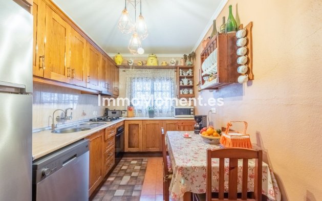 Resale - Apartment - Benahavís - Benahavís Centro