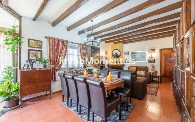 Resale - Apartment - Benahavís - Benahavís Centro