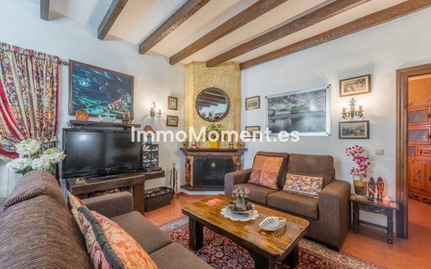 Resale - Apartment - Benahavís - Benahavís Centro