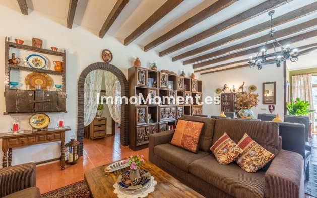 Resale - Apartment - Benahavís - Benahavís Centro