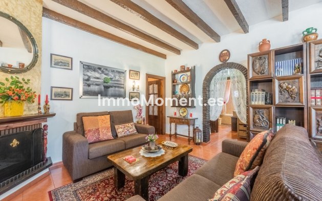 Resale - Apartment - Benahavís - Benahavís Centro