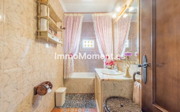 Resale - Apartment - Benahavís - Benahavís Centro