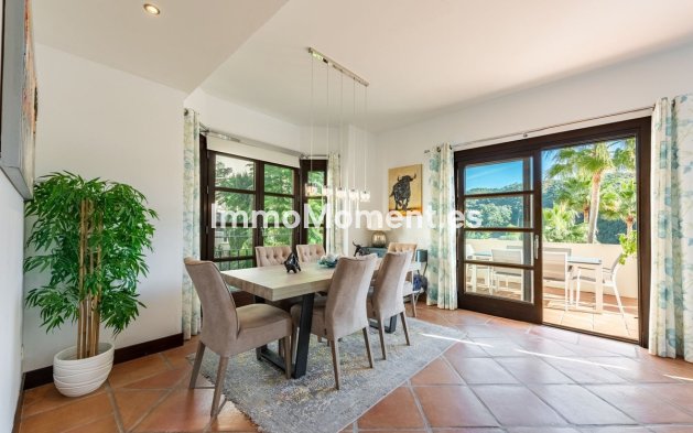 Resale - Villa - Benahavís - Benahavís Centro