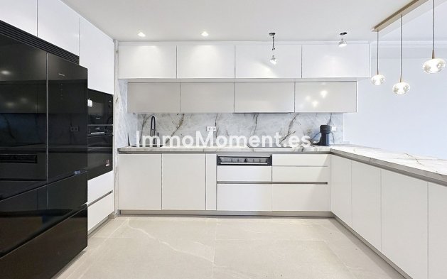 Wiederverkauf - Wohnung - Estepona  - Estepona Centro