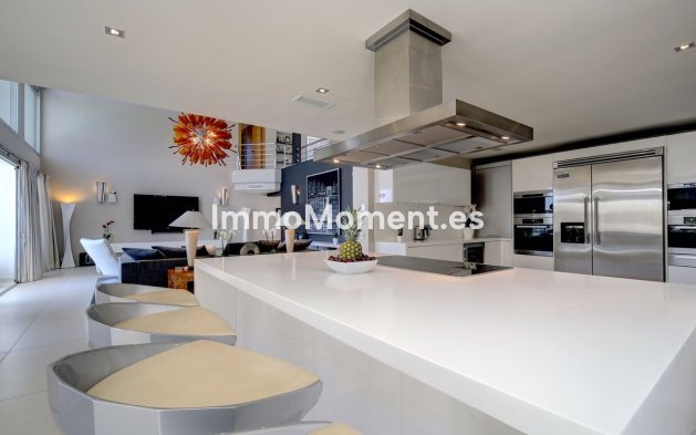 Wiederverkauf - Villa - Marbella - Nueva Andalucía