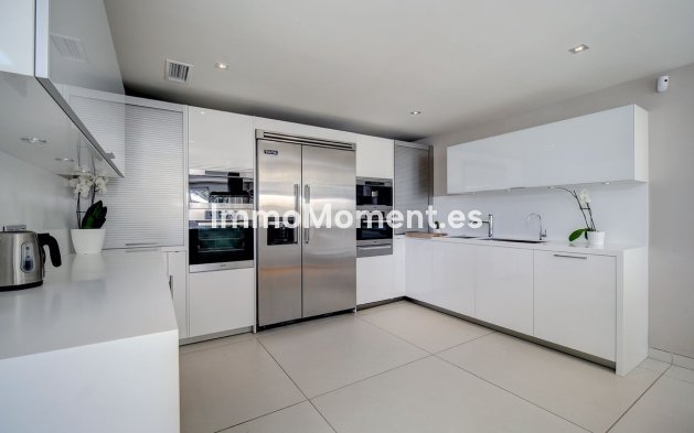 Wiederverkauf - Villa - Marbella - Nueva Andalucía