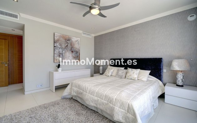 Wiederverkauf - Villa - Marbella - Nueva Andalucía