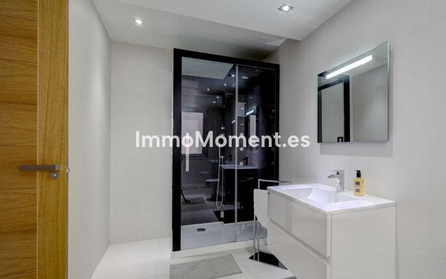 Wiederverkauf - Villa - Marbella - Nueva Andalucía