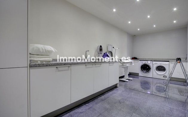 Wiederverkauf - Villa - Marbella - Nueva Andalucía