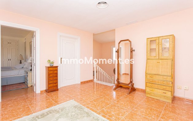 Wiederverkauf - Villa - Marbella - Nueva Andalucía