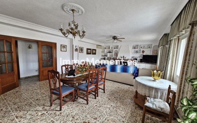 Wiederverkauf - Reihenhaus -   Inländisch - Guaro