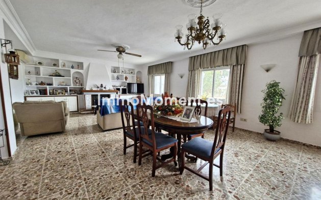 Wiederverkauf - Reihenhaus -   Inländisch - Guaro