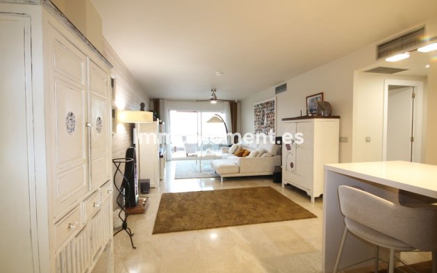 Resale - Apartment - Marbella - Guadalmina Alta