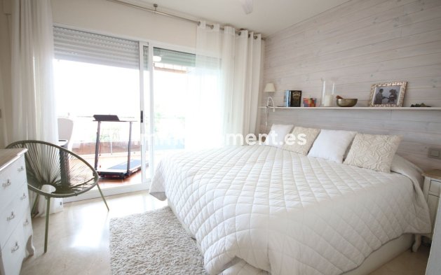 Resale - Apartment - Marbella - Guadalmina Alta
