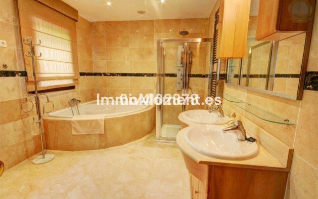 Resale - Villa - Benalmadena - Benalmadena Pueblo