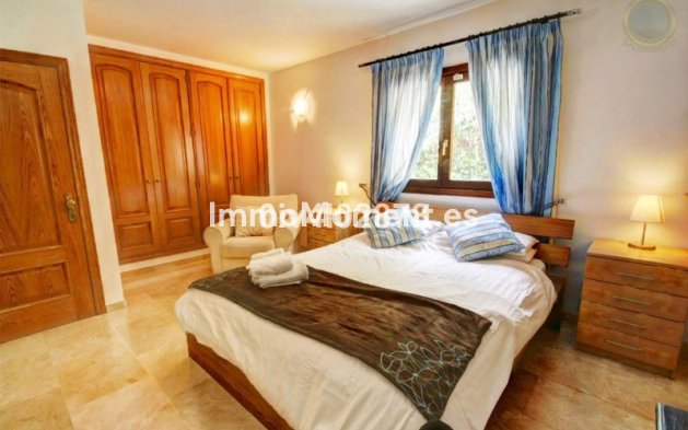 Resale - Villa - Benalmadena - Benalmadena Pueblo