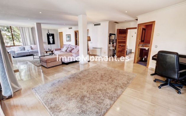 Resale - Villa - Benalmadena - Benalmadena Costa