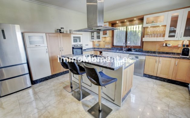 Resale - Villa - Benalmadena - Benalmadena Costa