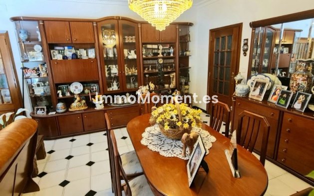 Revente - Villa - Benidorm - Benidorm Centro