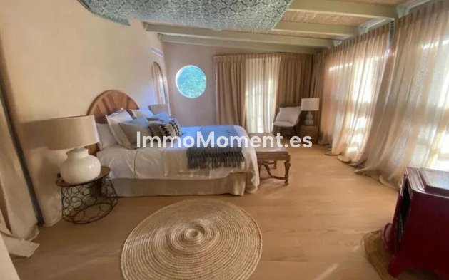 Wiederverkauf - Landhaus -   Inländisch - Monda