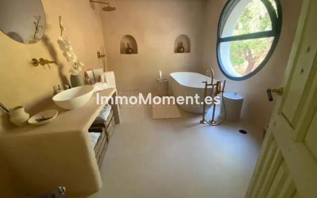 Wiederverkauf - Landhaus -   Inländisch - Monda