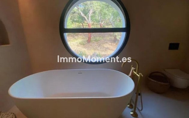 Wiederverkauf - Landhaus -   Inländisch - Monda