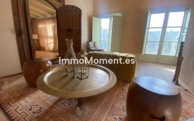 Wiederverkauf - Landhaus -   Inländisch - Monda