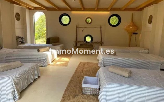 Wiederverkauf - Landhaus -   Inländisch - Monda