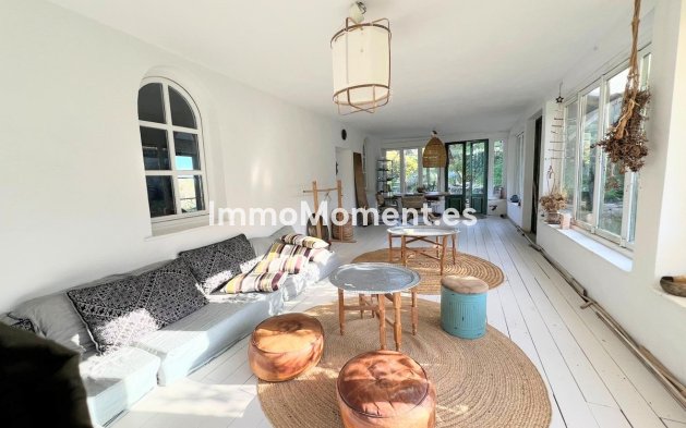 Wiederverkauf - Landhaus -   Inländisch - Monda